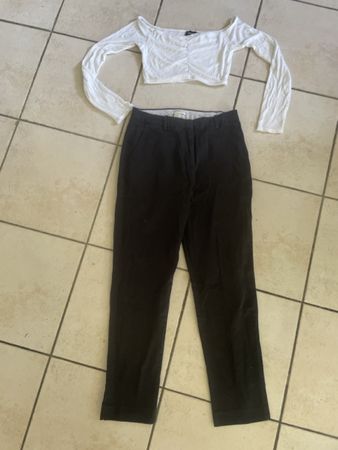Sommer-Outfit: Weisses Off-Shoulder Top & schwarze H&M Hose