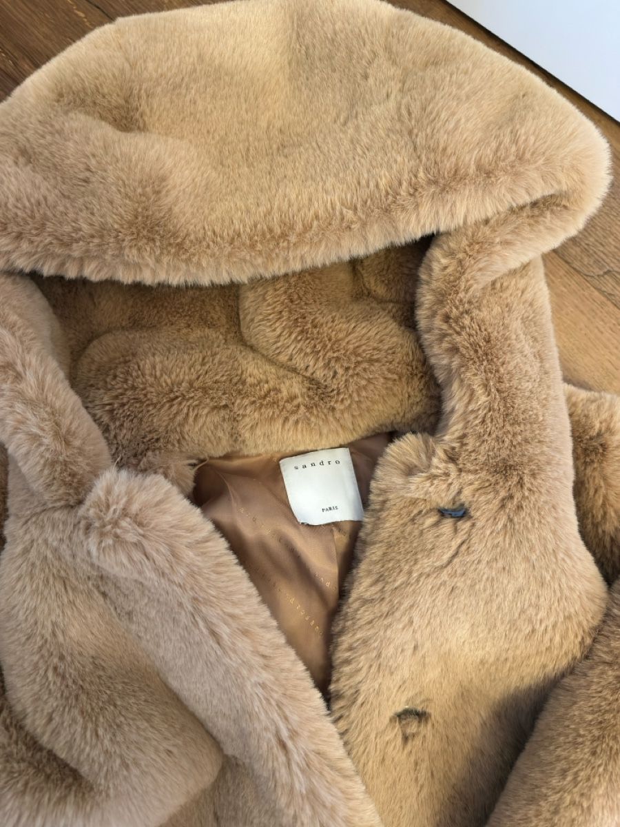 Sandro Cappotti: Sandro Paris Jacke aus Kunstfell mit Kapuze – Nuovo (secondo la descrizione) da Oberneunforn venduto da Nir2yh 3