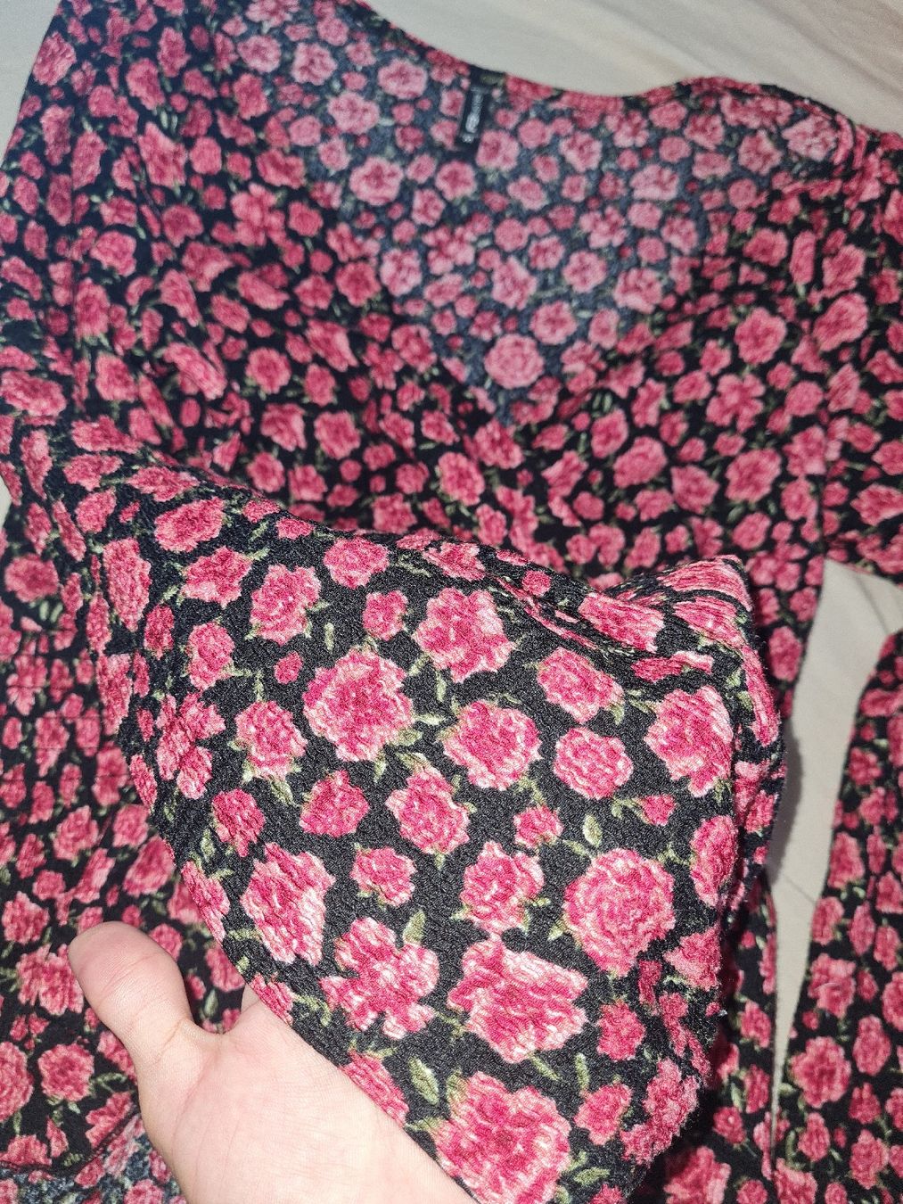 Camicette: Bluse mit Rosenmuster, Gr. M, Top Zustand! – Usato da Fällanden venduto da VelvetRaven94 1