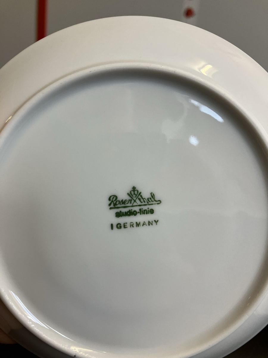 Rosenthal Tazze: 5 Rosenthal Tassen mit Unterteller – Usato da Aarburg venduto da Wendepunkt_Fundgrube 2