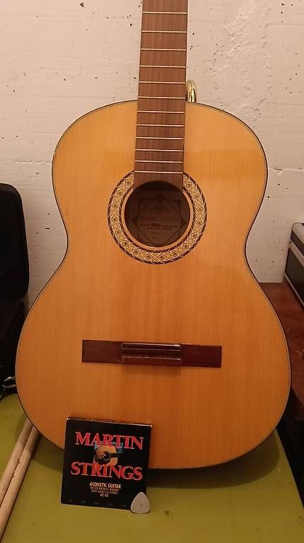 Strumenti musicali: Guitare acoustique  – Usato da Choëx venduto da tgu_7qx2