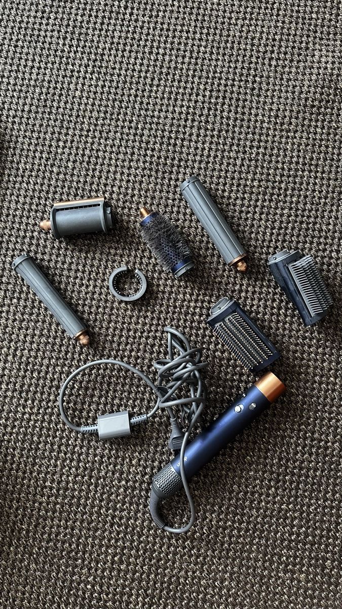 Dyson Piastre & Arricciacapelli: Dyson Airwrap Complete Long, blau, guter Zustand – Nuovo (secondo la descrizione) da Rorschach venduto da rebi1234 2