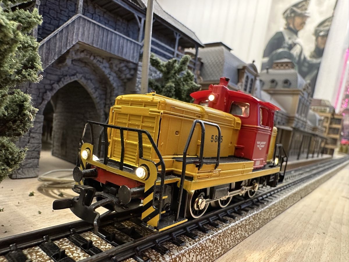 Märklin Modelleisenbahnen: Märklin 3148 NSB BR Di 5 – Gebraucht aus Lupsingen von New-Haven