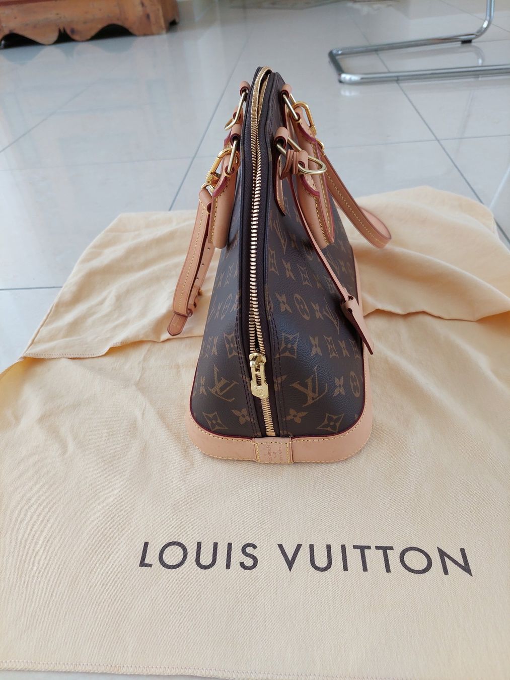 Louis Vuitton Borse da donna: Louis Vuitton Damentasche Alma PM – Usato da Therwil venduto da Rockilein