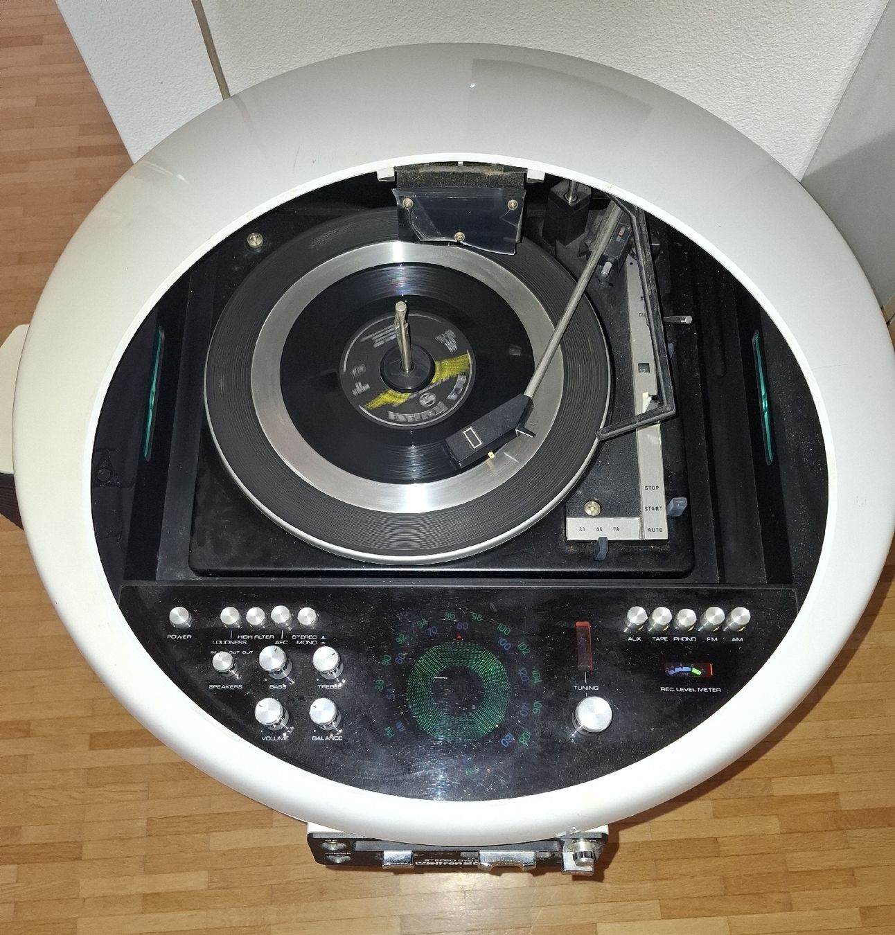 Weltron Giradischi: Weltron 2007 Stereo Anlage mit Ständer – Difettoso da Dübendorf venduto da rob_8y8g