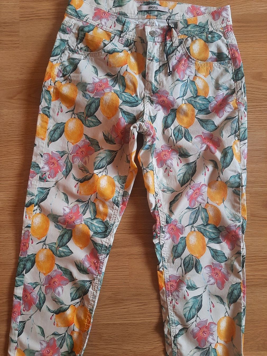 Angels Pantaloni: Angels Hose Gr. S – Usato da Muotathal venduto da robin40 7