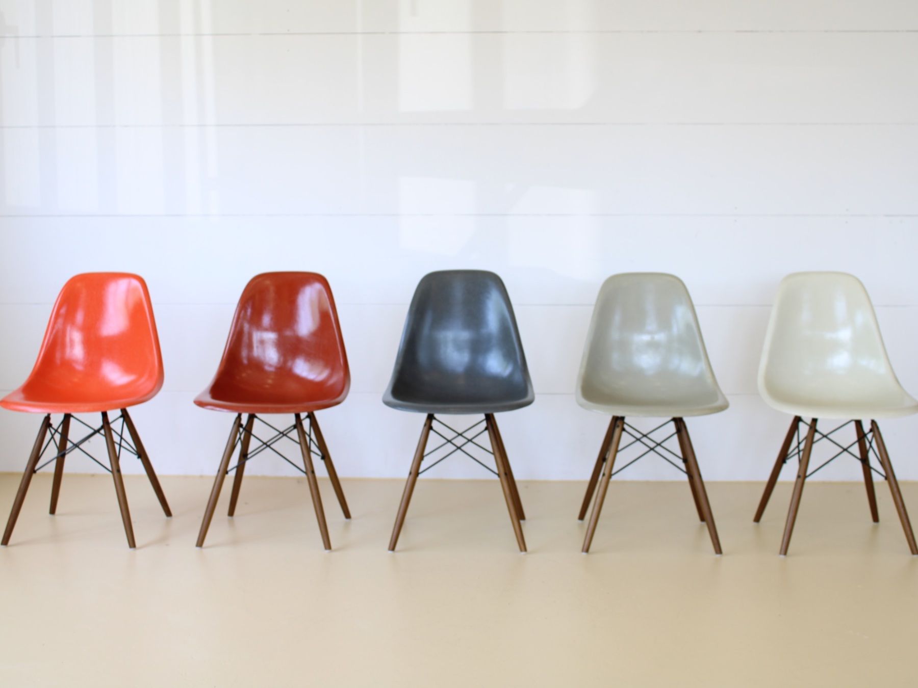 Herman Miller Sedie: Eames Fiberglas Stühle, Hermann Miller – Usato da Meinisberg venduto da atelier_TILIJA 8