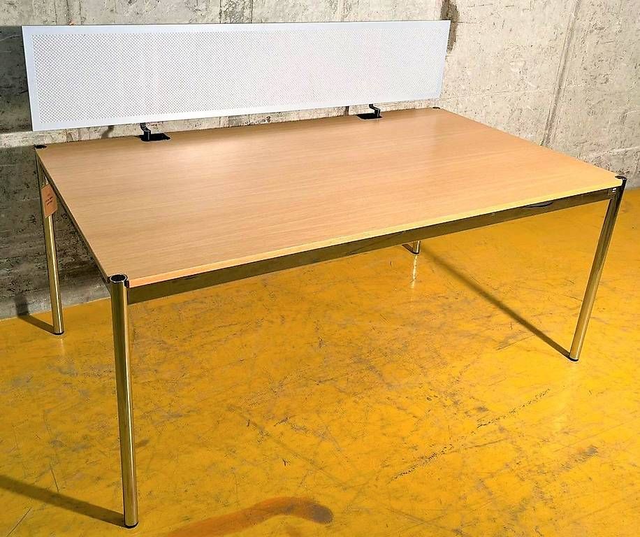 Tables: Tisch USM Haller, Eiche natur – D'occasion à Bern par daskannweg