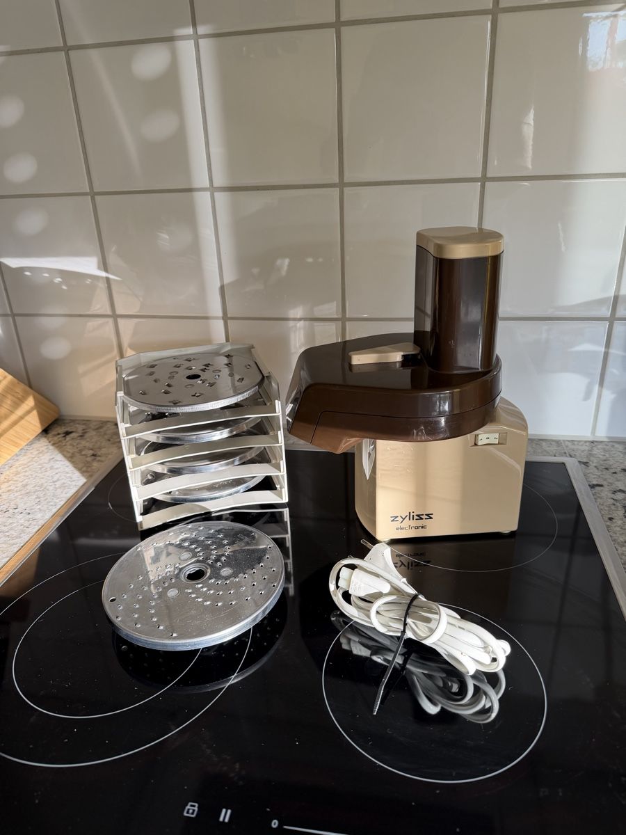 Zyliss Elettrodomestici da cucina: Zyliss Elektro-Raffel mit Einsätzen, top – Usato da Zürich venduto da sne.swiss 4