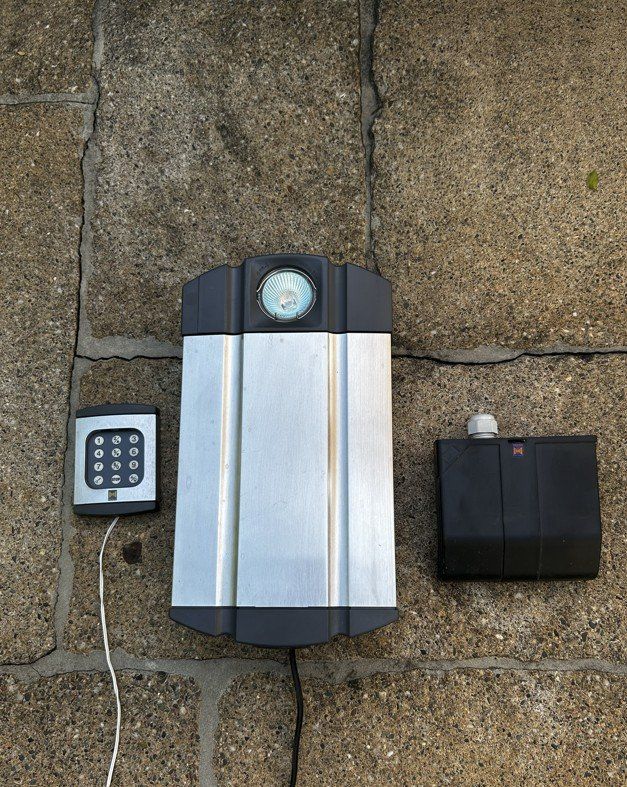 Hörmann Autre matériel électrique: Hörmann Torantrieb SupraMatic mit Codetaster – D'occasion à Balzers par maralake 1