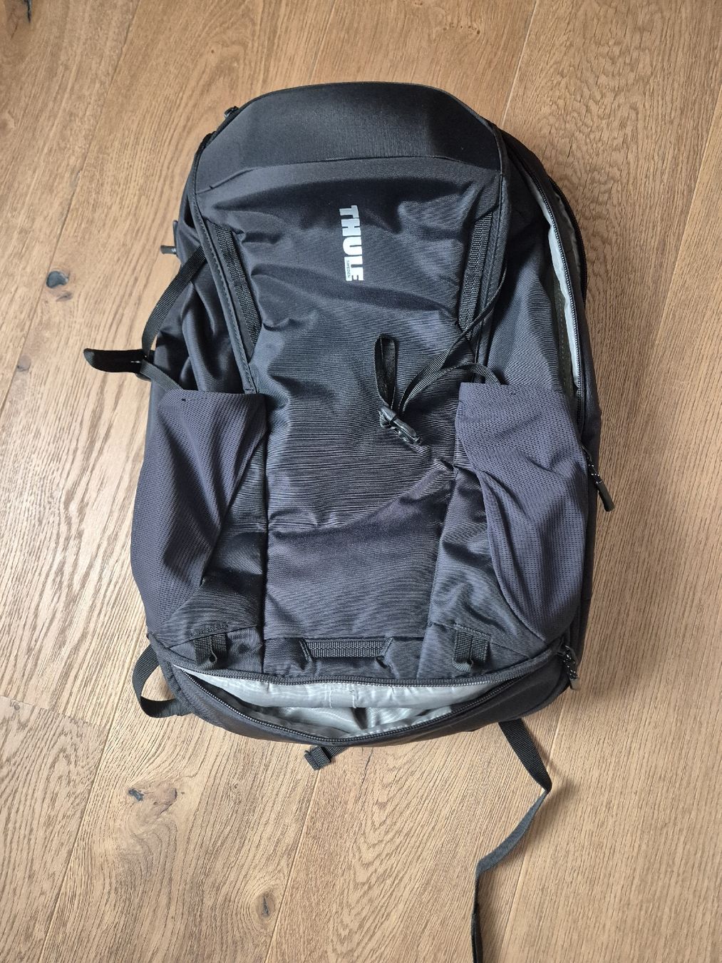 Rucksäcke: thule backpack 26l – Gebraucht aus Ostermundigen von Louhdezd