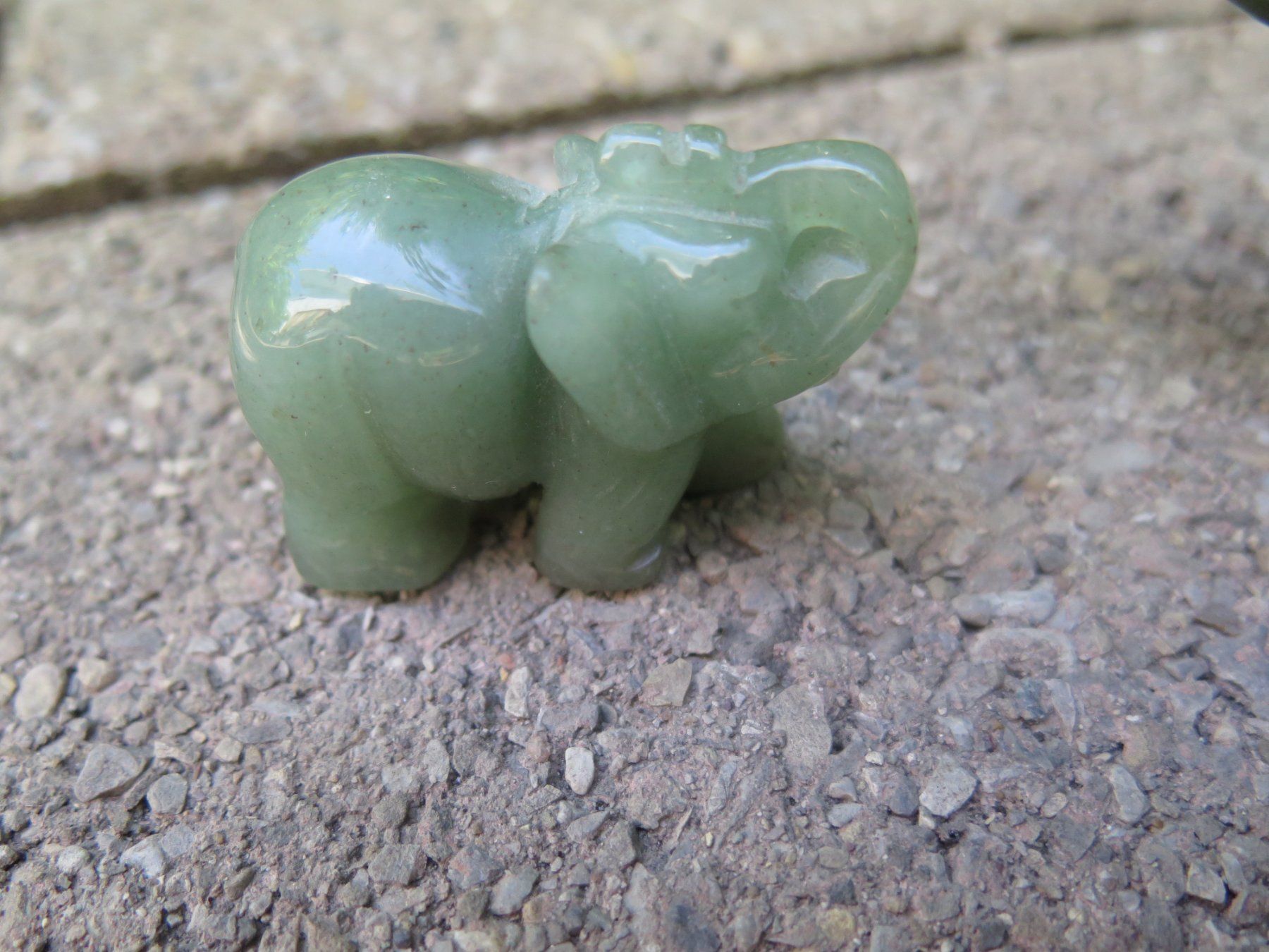 Sculptures & Statues: 3 Jade Elefanten – D'occasion à Schaffhausen par Yamakana51L8736OQ8 1