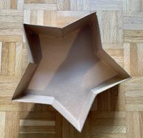 Dekoration/ Kartonbox gold in Sternform, gold