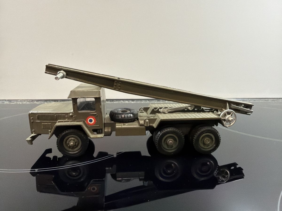 Kit di modellismo & Modellini statici: Militär-Lastwagen mit Kran - Solido – Usato da Wolfwil venduto da Rolex1 1