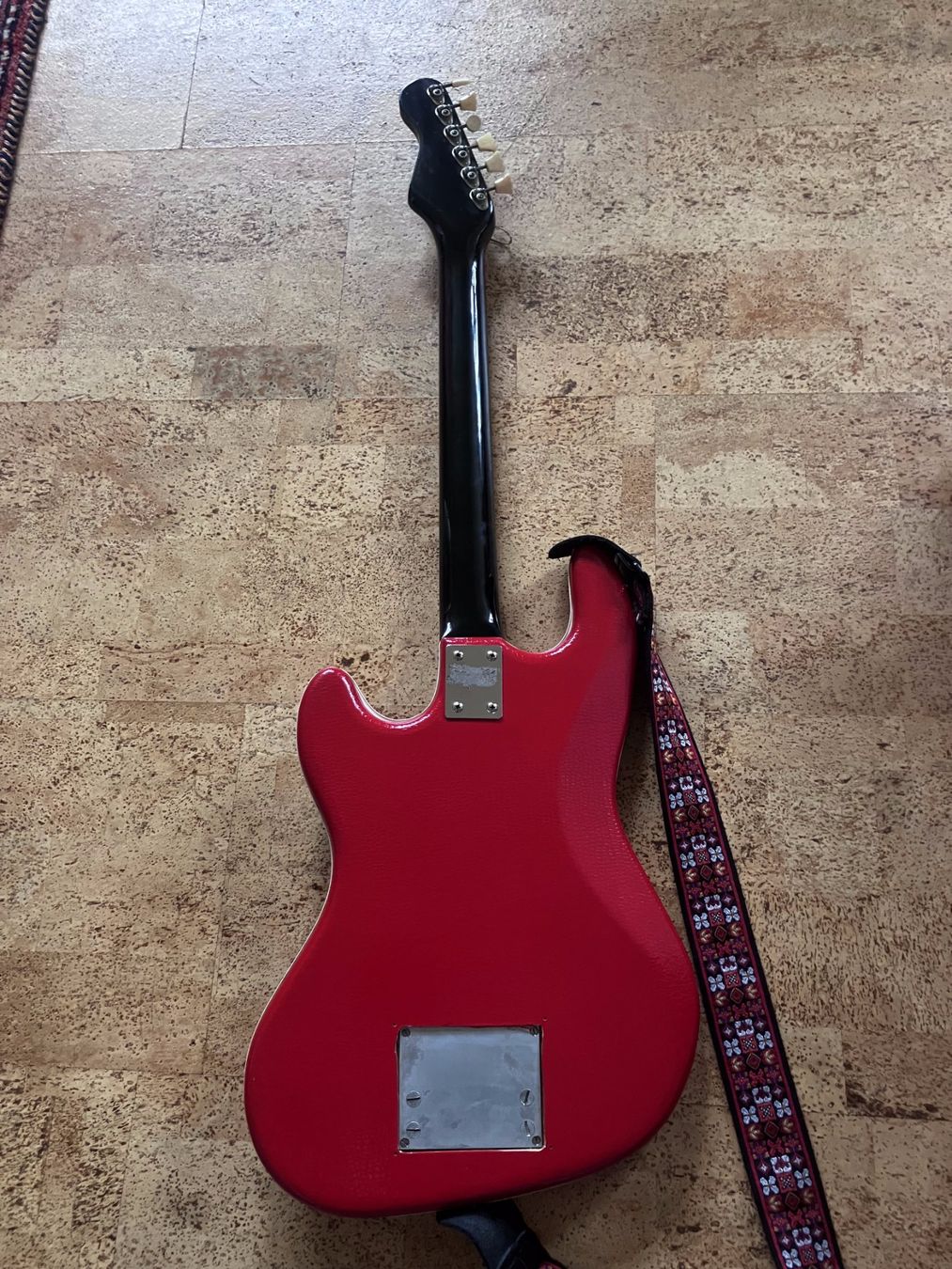 Strumenti musicali: Vintage guitar – Usato da Courrendlin venduto da Jere.M 1