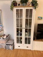 Vitrine weiss und Tv Möbel weiss  ohne Inhalt