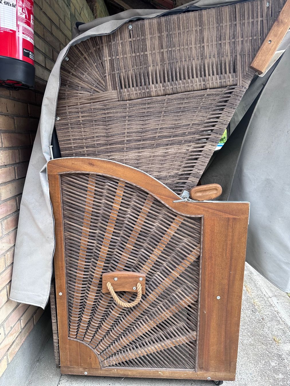 Chaises longues: Gemütlicher Strandkorb mit Rollen – D'occasion à Walperswil par Debjj 4