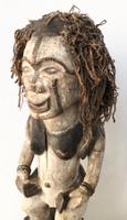 ausdrucksstarke alte Igbo Figur mit Kind Nigeria Höhe 46 cm