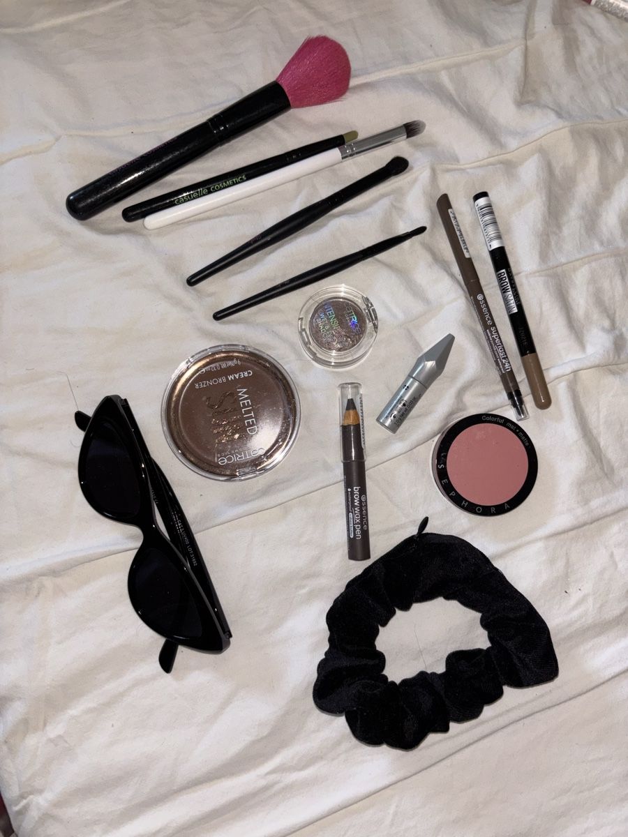 Make-up: Make-up Set, alles neu, Neupreis ca 50.-  – Nuovo (secondo la descrizione) da Fislisbach venduto da secondhandF