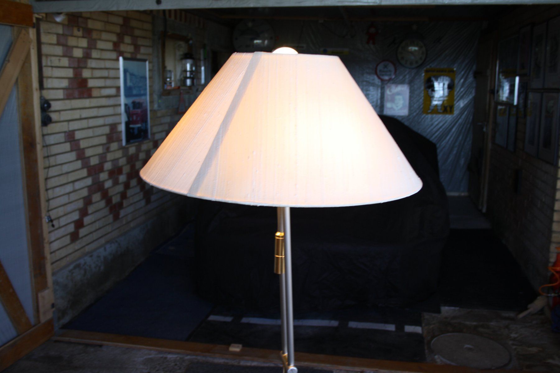 Lampade: STEHLAMPE LAMPE STEHLEUCHTE – Usato da Wauwil venduto da Pneuedy 8