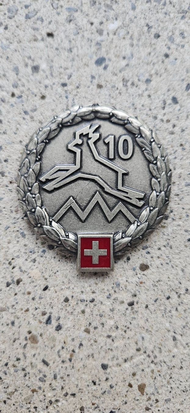 Schweizer Armee Placchette & Badge: *** Beretemblem Silber Schweizer Armee *** – Nuovo e nell'imballaggio originale da Riedholz venduto da fr_sIruP
