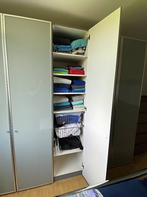 Armoires: Kleiderschrank Hochglanz Grau – D'occasion à Winterthur par cecman 2