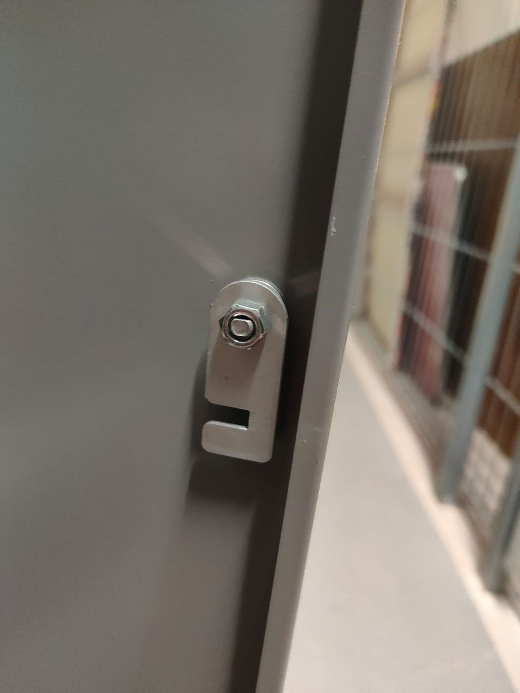Ikea Schränke: Schrank Metall grau mit Türen und Regalen – Gebraucht aus Olten von Bosko2k 3