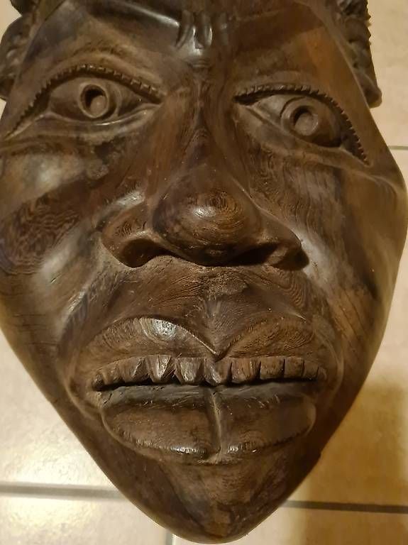 Arte internazionale: Masque en bois d'Eben – Usato da Cressier FR venduto da Narsuak 2