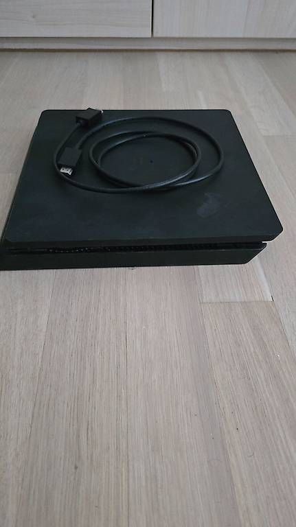 Console: Ps4 Slim – Usato da Uster venduto da Batur.C 3