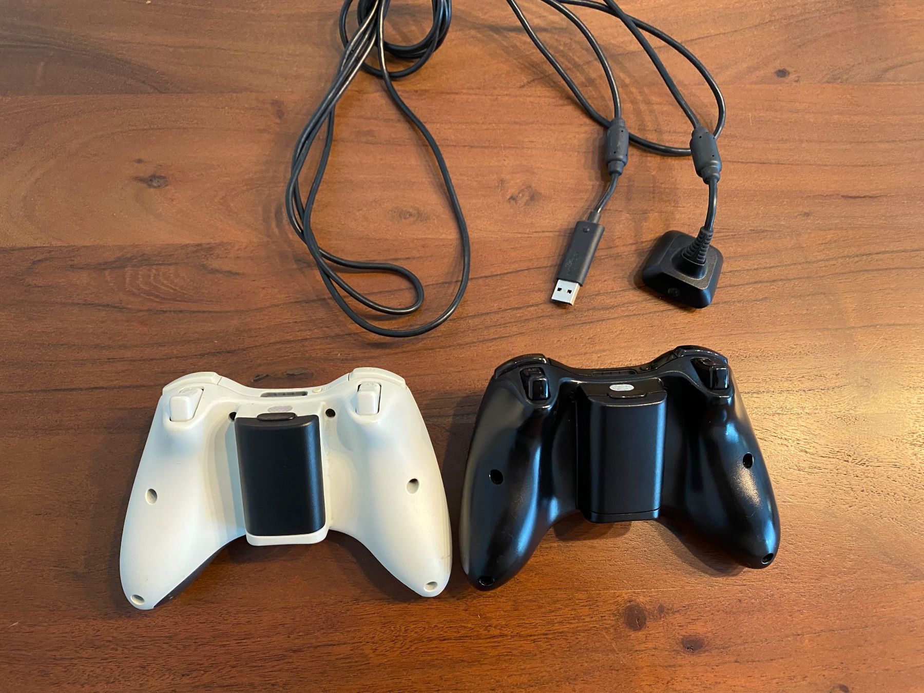 Manettes: 2 Xbox 360 Controller – D'occasion à Thunstetten par Virus_33 1
