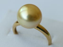 Ring Gelbgold 18K/750 mit echter goldigen Südseeperle