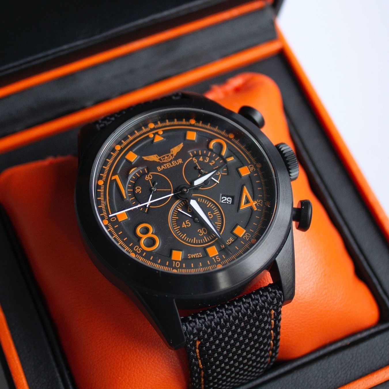 Uhren: Chronographe IAS neuf de stock – Neu und originalverpackt aus Biel/Bienne von Swiss-Watches-Offers