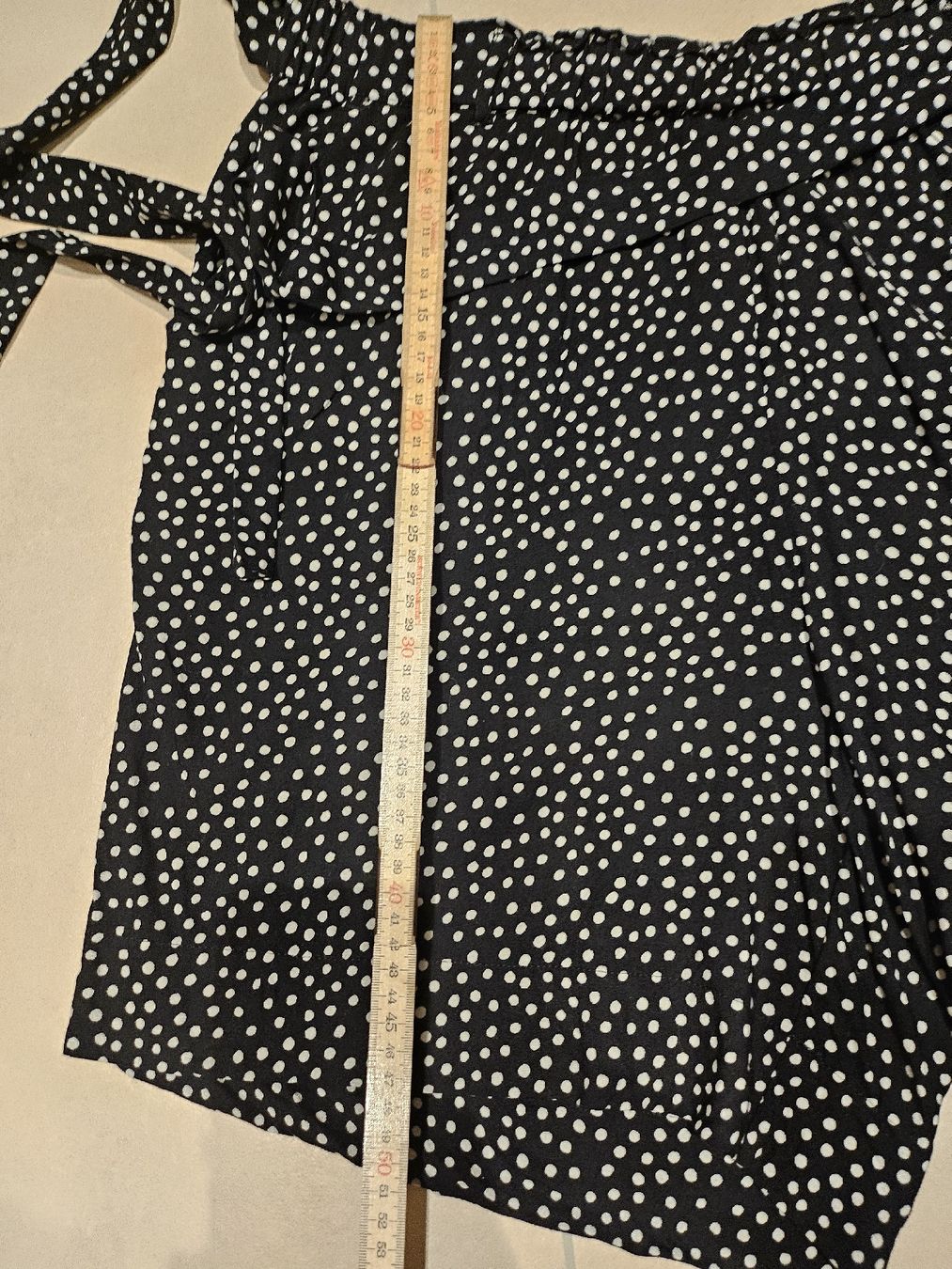 C&A Pantaloni: Bermudas Shorts Punkte C&A gr.44 – Usato da Allschwil venduto da na.wi.90 4
