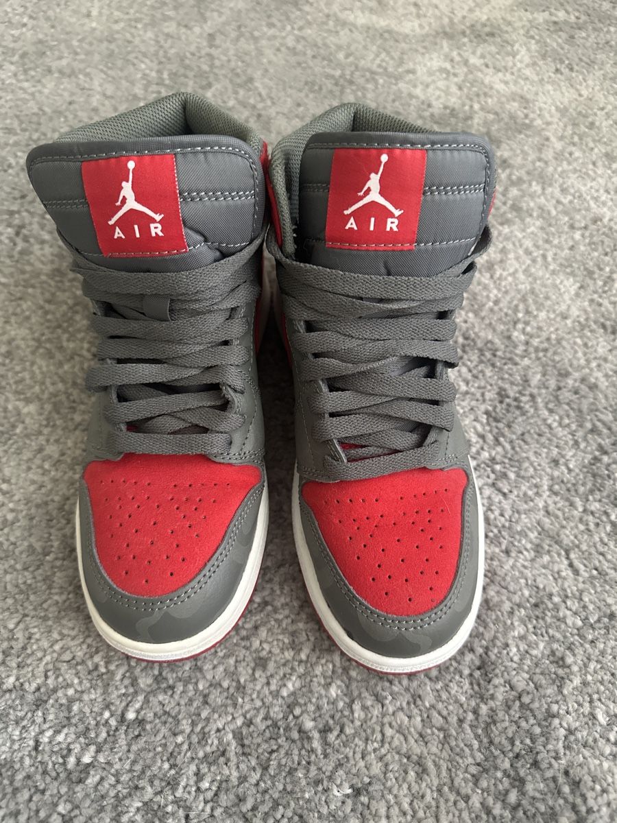 Jordan Scarpe da donna: Air Jordan 1 High, Grösse 36.5, Rot/Grau – Nuovo (secondo la descrizione) da Wangen SZ venduto da Jaay_Sky 2