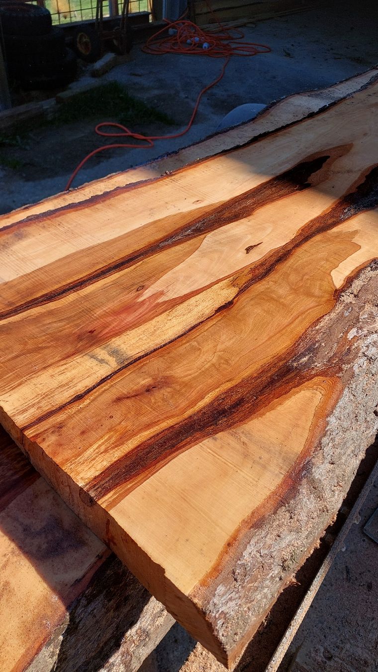Articoli in legno: Birnbaumbretter – Usato da Bretzwil venduto da AnnenHolz 1