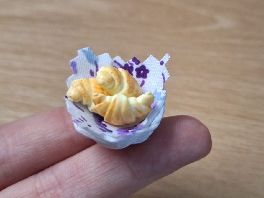 Case e mobili per bambole: Handmade Gipfeli Korb, Alles Handmade auch der Korb – Nuovo (secondo la descrizione) da Zürich venduto da HandmadeTinyFood