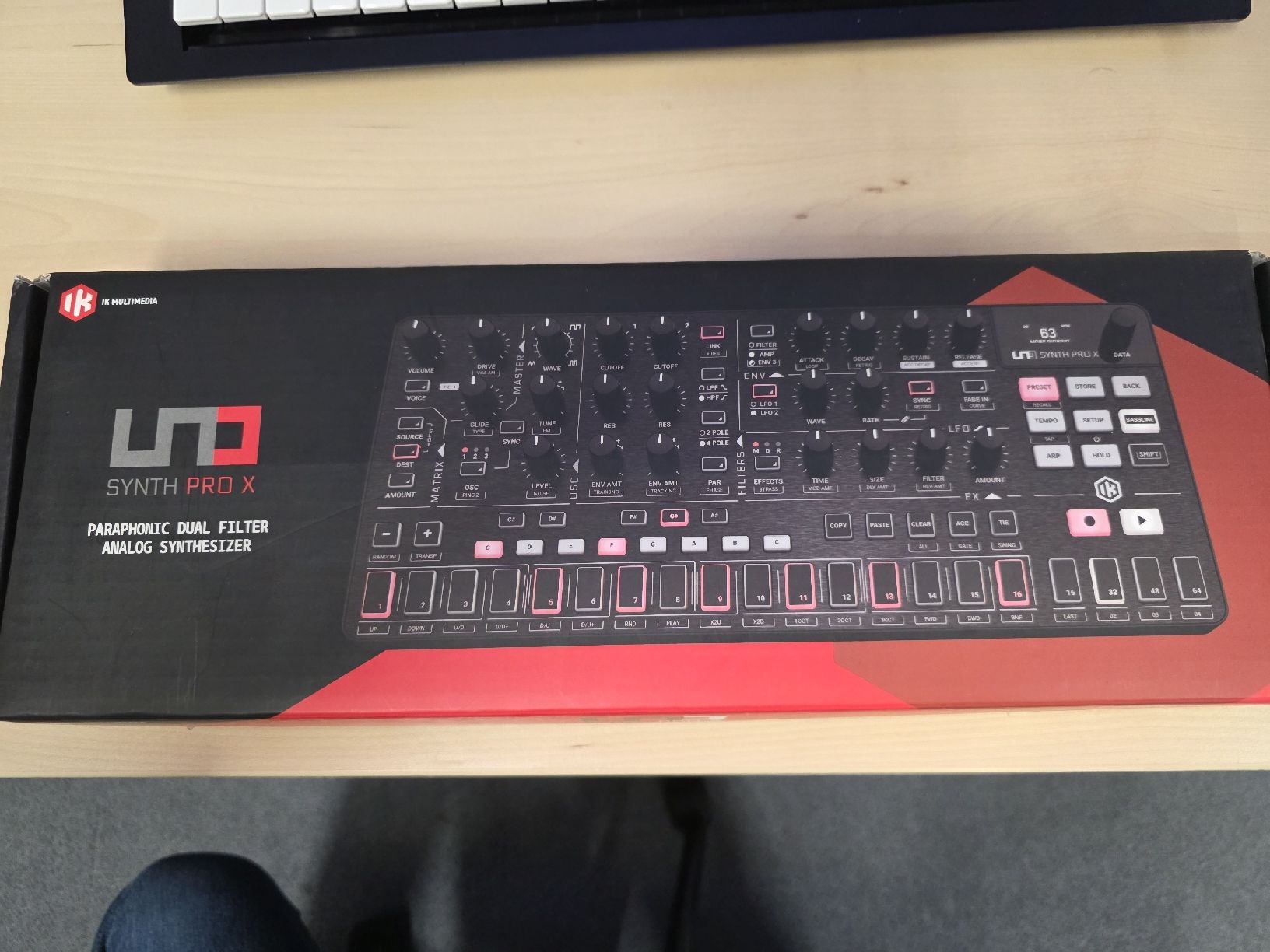 IK Multimedia Strumenti musicali: Synthesizer IK Multimedia UNO Synth Pro X – Usato da Bassersdorf venduto da Zopzero 6