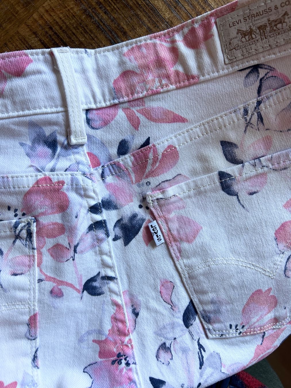 Levi's Jeans: Levis Blumen Jeans - W27 – Usato da Illnau venduto da Monkky 4