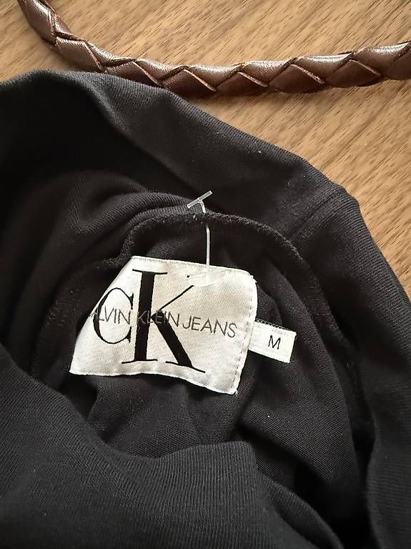 Calvin Klein Top: Calvin Klein Longsleeve Gr. M – Usato da Zürich venduto da My_little_boutique 2