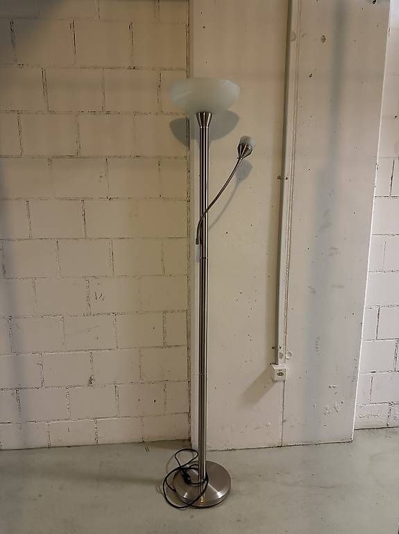 Lampes: Stehlampe  – D'occasion à Naters par fafa5
