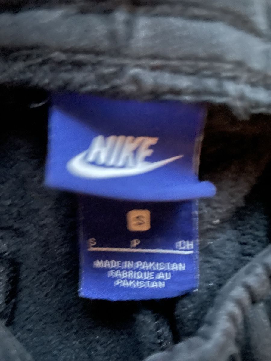 Nike Pantaloni: Nike Jogginghose schwarz Grösse S – Usato da Spreitenbach venduto da dar_26yd 1