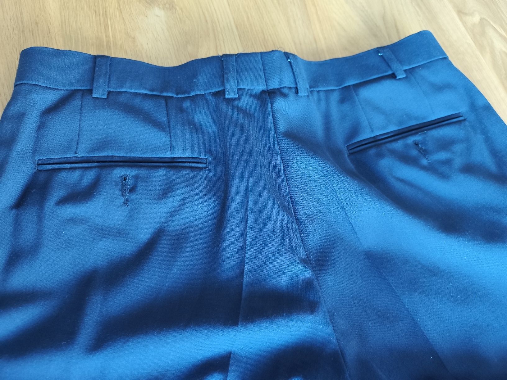 Pantaloni: Anzughose dunkelblau – Usato da Zürich venduto da Virutosa 2