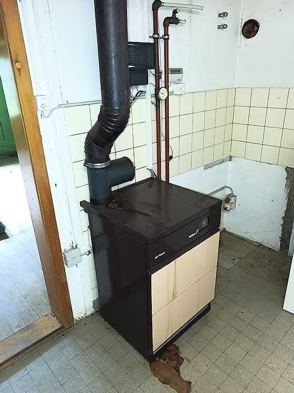 Windhager Radiatori: Windhager Hetzung Öl – Usato da Niederösch venduto da RK11081993