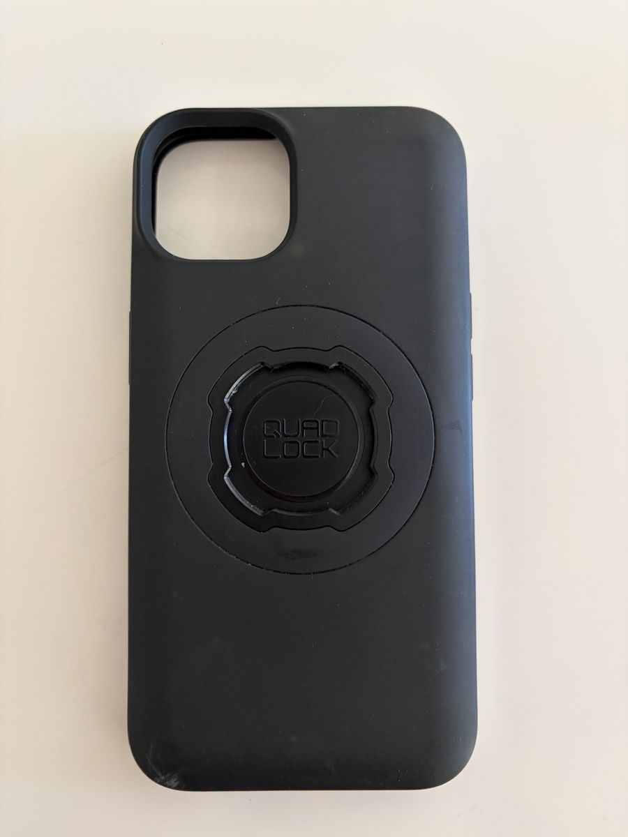 Quad Lock Cover & Protezioni schermo: Quadlock Handyhülle für das iPhone 13 – Usato da Laufen venduto da oceanwave.