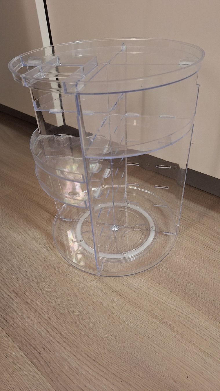 Scaffali: Kosmetik Drehtablar – Usato da Oberrindal venduto da tauri1
