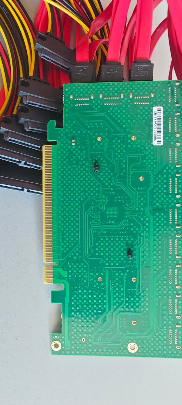 Unità & Adattatore: Pcie zu 24 SATA HDD Festplatten Adapter – Usato da Zürich venduto da A.Zickler 2