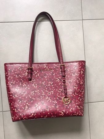 MICHAEL KORS /JET SET TRAVEL aus Safiano Leder.