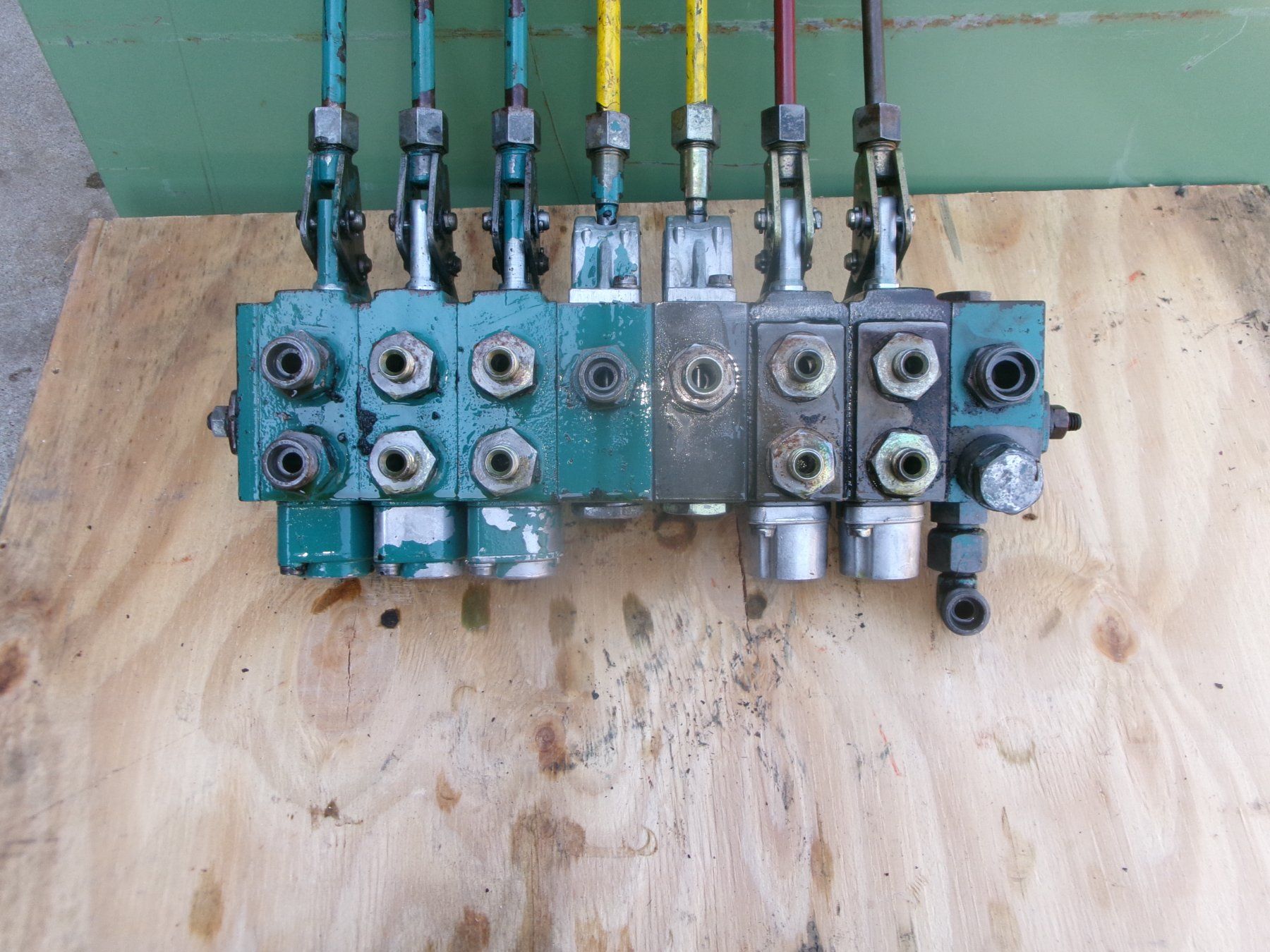 IHC Traktoren: BOSCH - Hydraulik -Steuerventile - ( IHC ) möglich ? – Gebraucht aus Eschenbach SG von GM-29 1