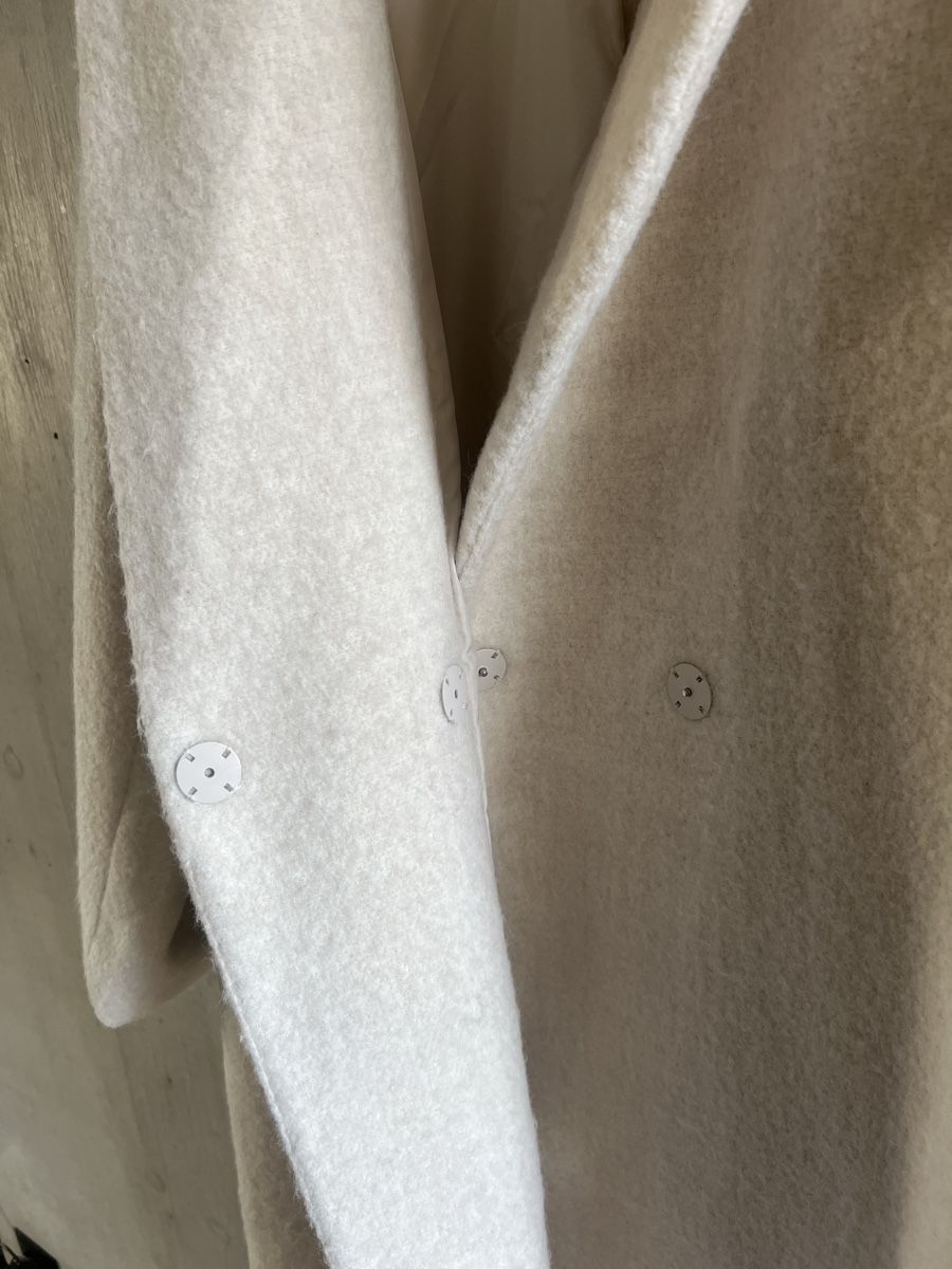 H&M Cappotti: H&M Cream Coat XXL – Nuovo (secondo la descrizione) da Zürich venduto da Soudeh_Alice 7