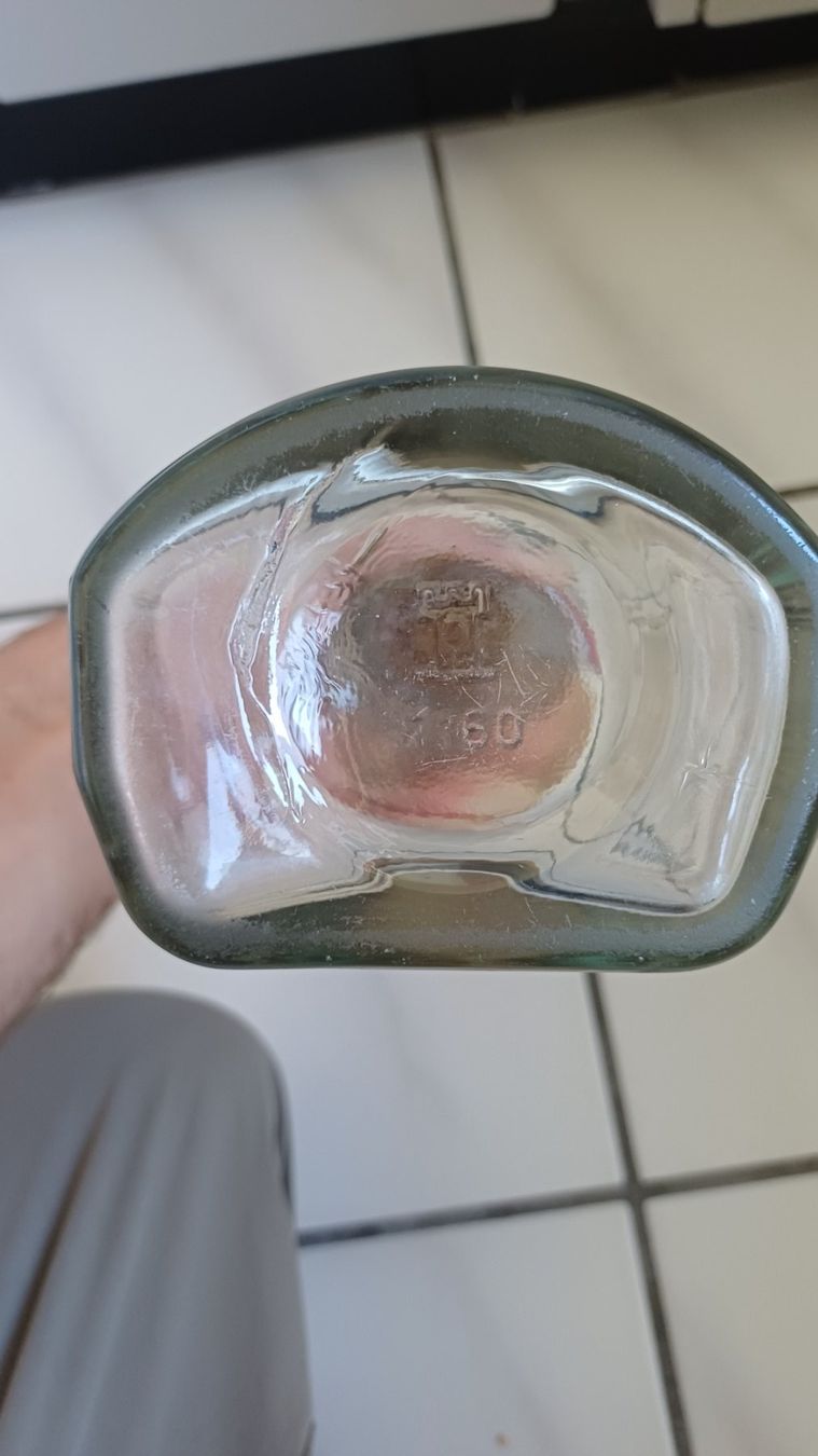 Apparecchiature e tecnologia a gas: Alte Glasflasche VOLG mit Korken – Usato da Neftenbach venduto da QuiQuo 4